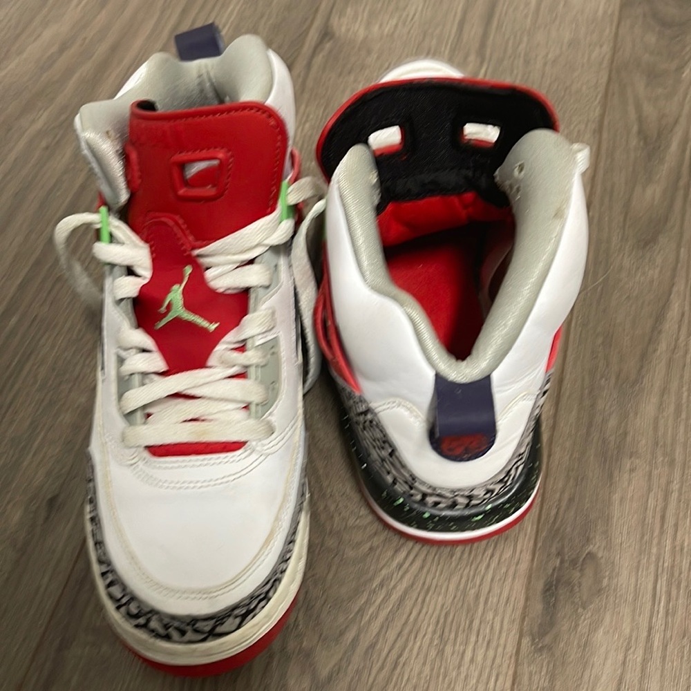 Jordan Spiz’ike Poison Green Kids size 7 women size 9